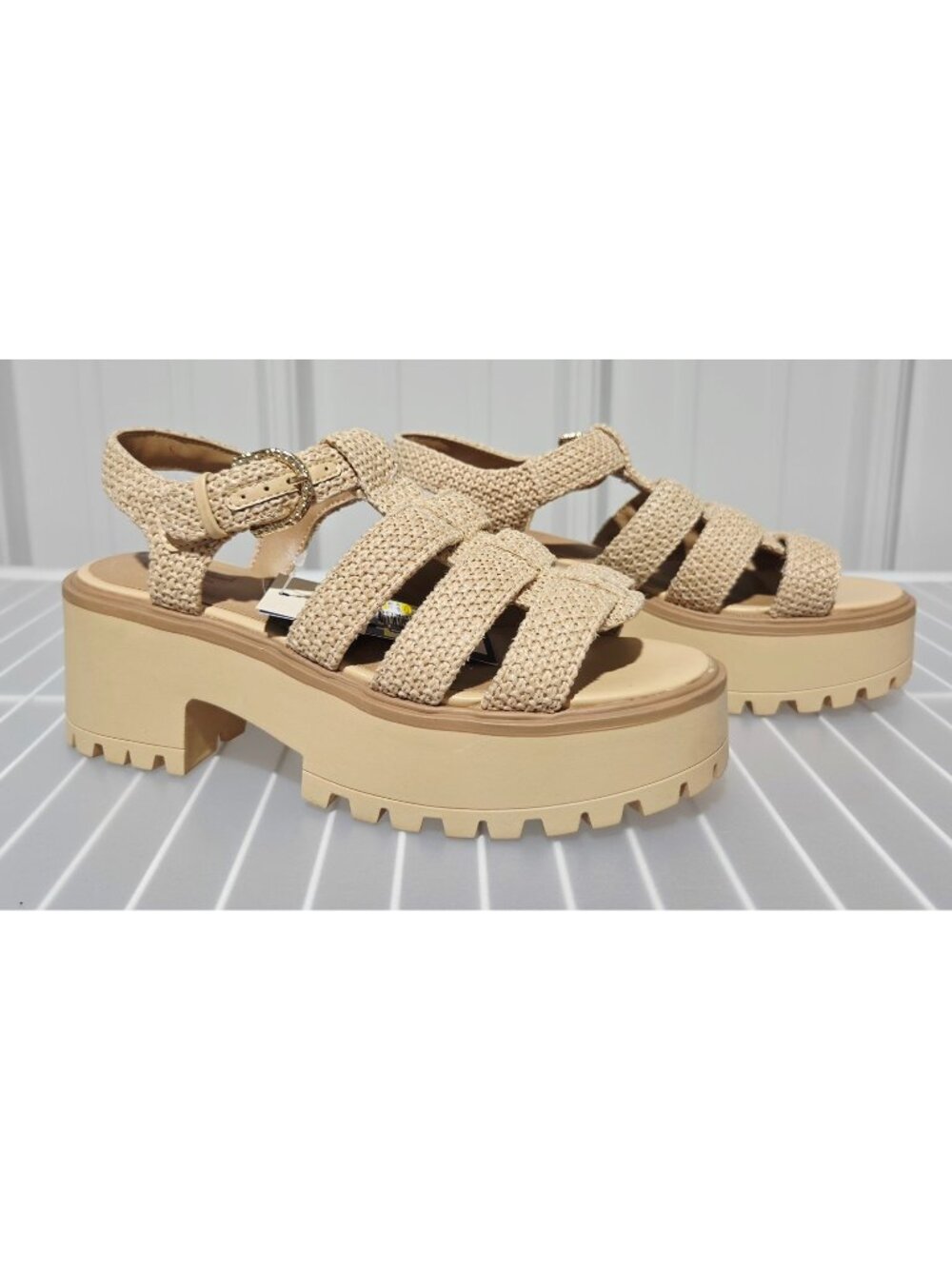 Universal Thread Lucille Beige Woven Raffia Gladiator Wedge Heels -- Women's 6
